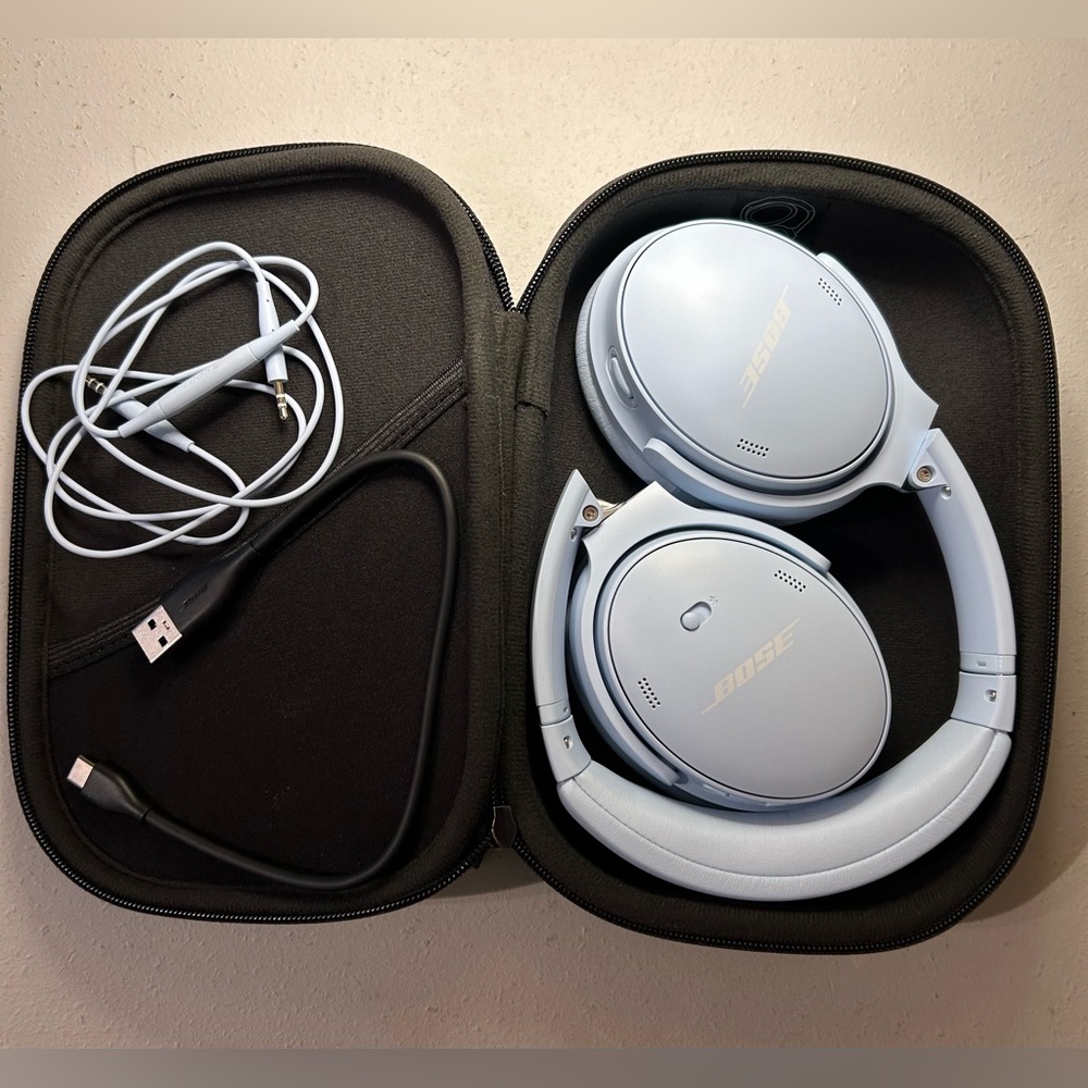 Bose QuietComfort Headphones Noise Canceling Wireless Bluetooth Earphones, NWOT